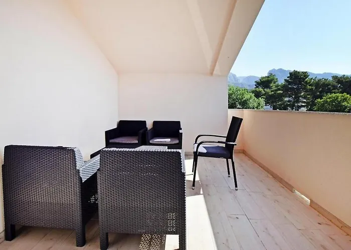 아파트 In Near Paklenica Park 스타리그라드 파클레니차