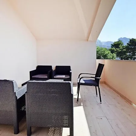 Apartment Studio-apartment In Only 200m From The Sea Starigrad Paklenica
